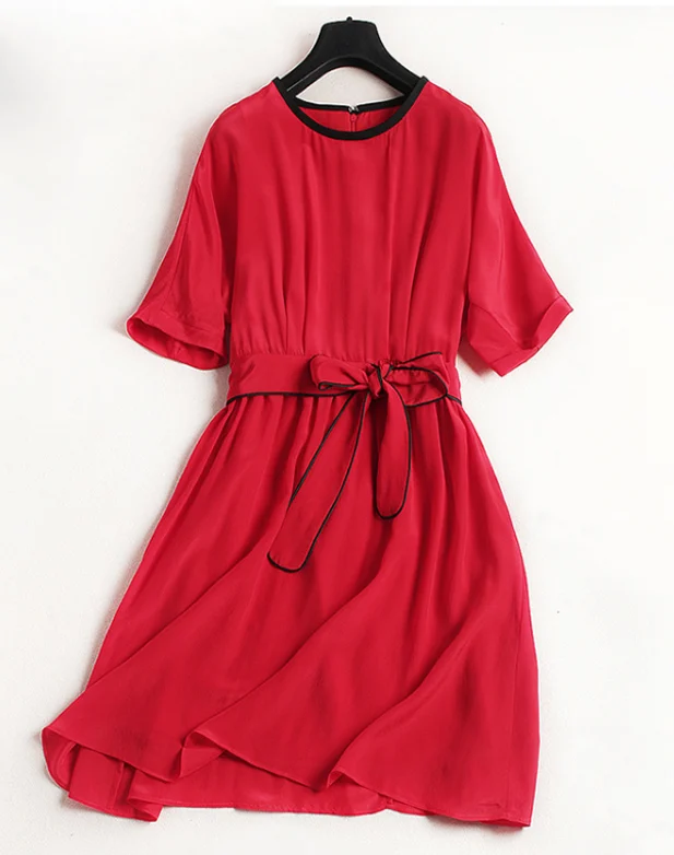 VÁY LỤA ĐỎ VIỀN ĐEN CAO CẤP DN1204009