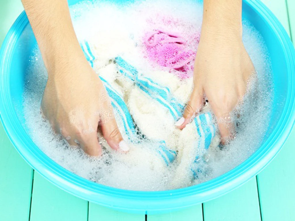 Quần áo bị phai màu, làm sao đây?